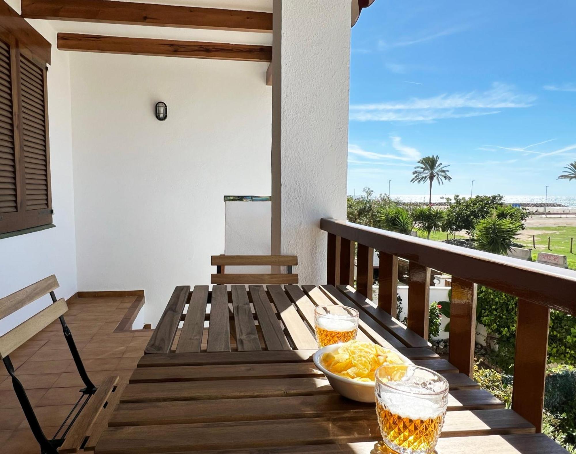 Espectacular Sunny House In The Beach Cunit Exteriör bild