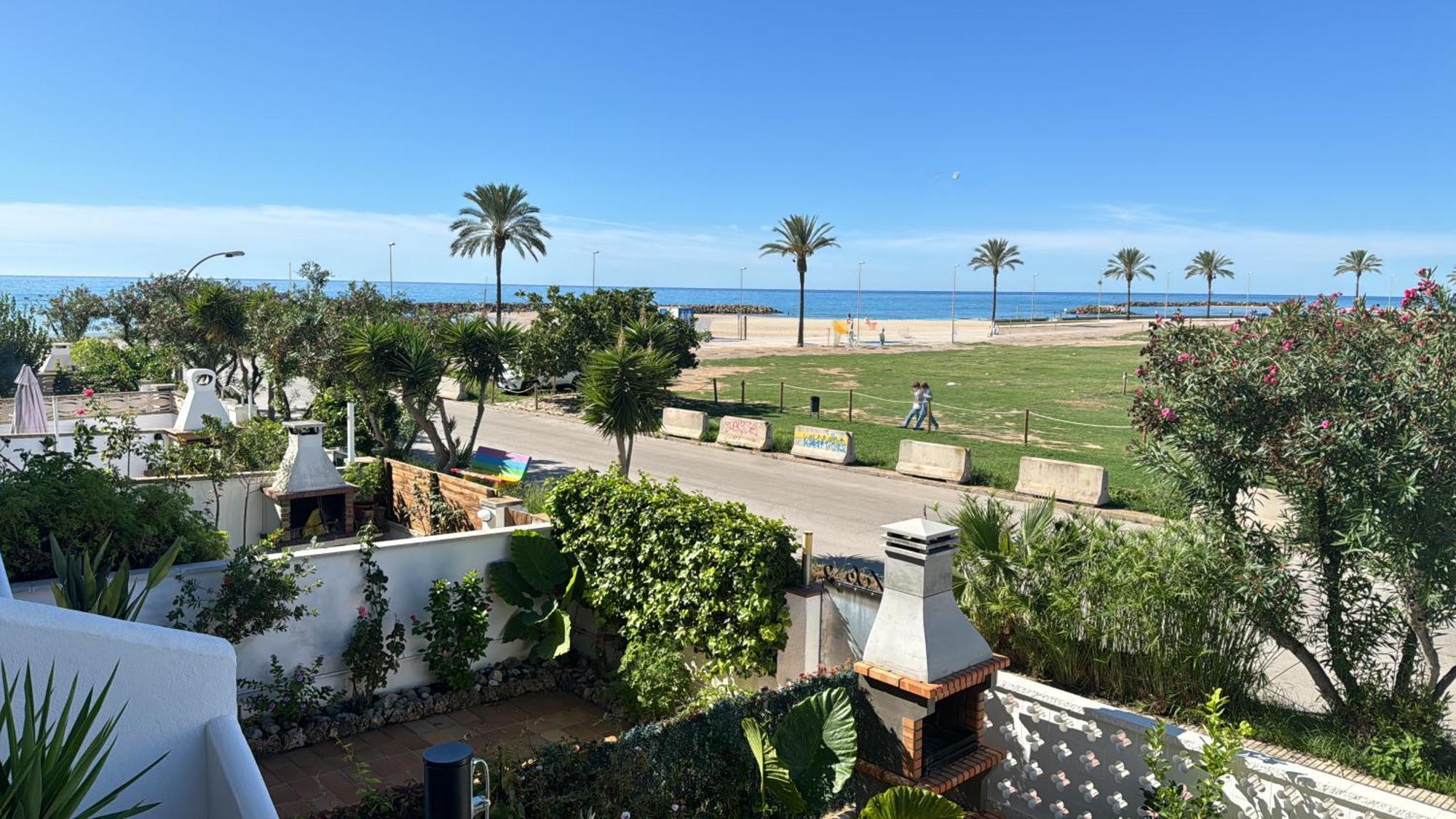 Espectacular Sunny House In The Beach Cunit Exteriör bild